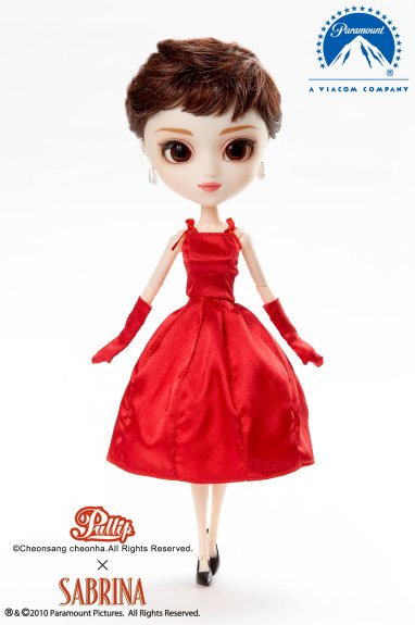 Ship out Middle to End of September 2021 / Sabrina